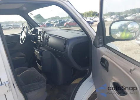 1999 Dodge Ram Wagon z USA, uszkodzony, nr VIN 2B5WB35Z6XK541889